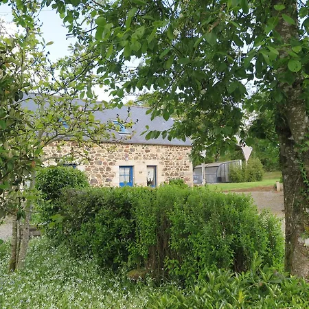 Holiday home Les De Douar Bouillon La Chapelle-Neuve (Cotes-d'Armor)